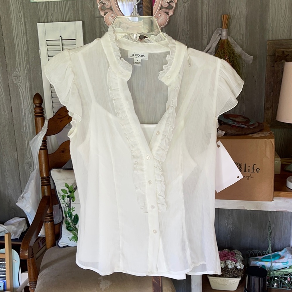 Cute cream colored sheer top with under tank